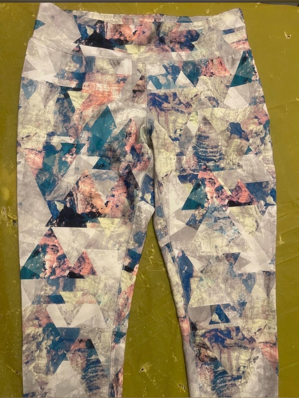 Mossimo polyester & spandex leggings with abstract geometric pattern in blue, re
